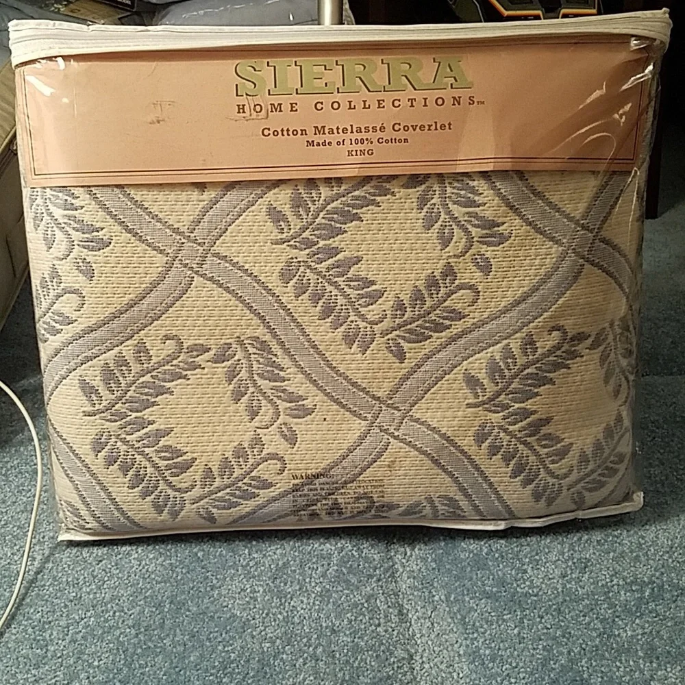 1 King Cotton Matelassé Coverlet and 2 Cotton Matelassé Coverlet Shams